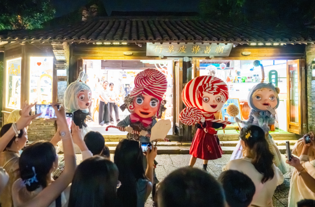 夜 乌 镇 , 新 奇 体 验