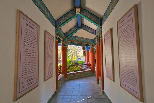 曲靖爨文化博物馆，馆中藏着两块千年碑刻，感受古滇文化的魅力