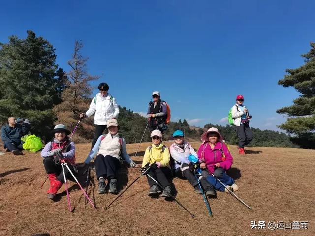 新年登高、祈愿美好，攀登富民金铜盆山，我们用徒步迎接2026