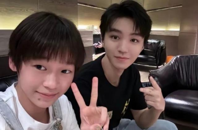 关系藏不住了？全红婵被王俊凯保镖一路护送，原来真相早有预兆