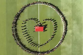 考场内外皆答卷图片