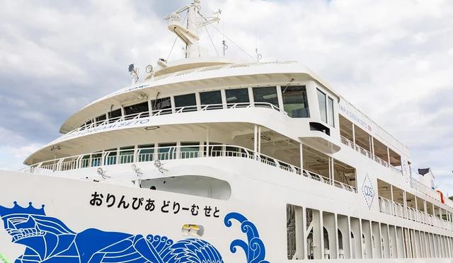 小豆岛一日游：搭冈山搭「国际两备渡轮」畅游濑户内海