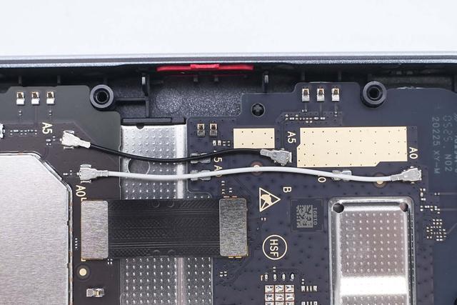 高达1999元售价是怎样的用料做过水准？中兴U60 Pro 5G随身WiFi拆解