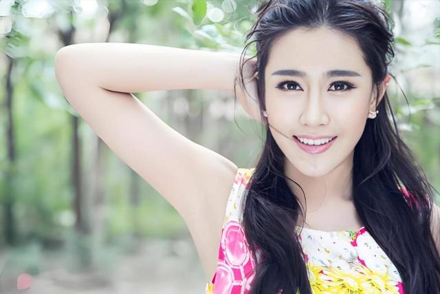 香港艳星下嫁山东农村，曾不雅照满天飞	，现状曝光，生了一个儿子