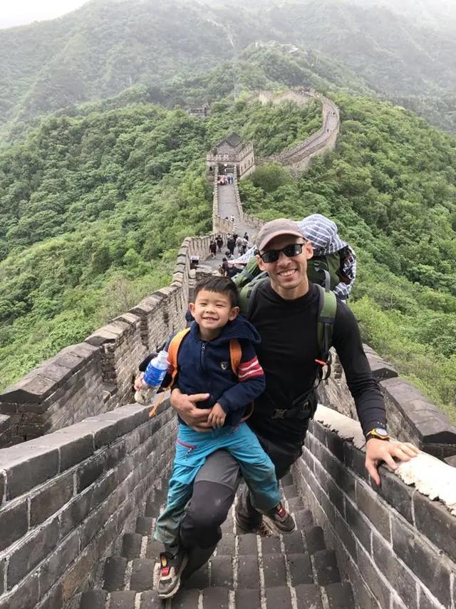 我,37岁法国人,清华硕士,中国生活13年获永久居住权,非常自豪