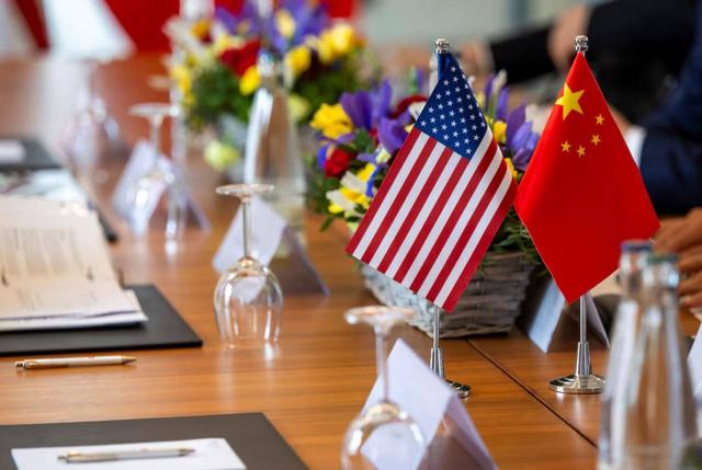 特朗普回国第6天，等来中方取消反制，美方宣布：对华关税下降10%