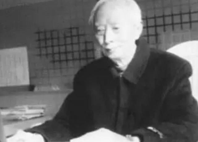 他是毛主席的侄子，正师级干部却享受营级待遇，今年已经90岁了