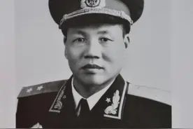 刘金轩将军带孩子游公园，见一老汉为儿媳要体面婚宴发愁，怎么做图片