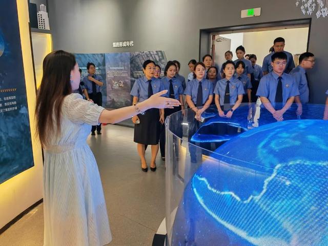 探秘科技前沿 赋能检察创新丨鸡西市检察院开展主题党日活动
