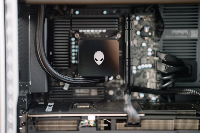 Alienware外星人Area-51台式机评测：游戏天花板体验是什么样？