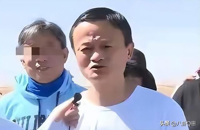 马云时隔6年现身蚂蚁森林，目前已种下6亿棵树，马云开心和树比高