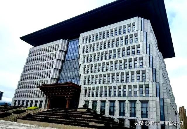 江西一考生被福耀科大录取后，来学校和王树国面谈，恶心一幕出现