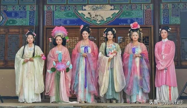 翠湖公园第十三届荷花展之“荷花仙子”大赛，文化雅韵映荷风