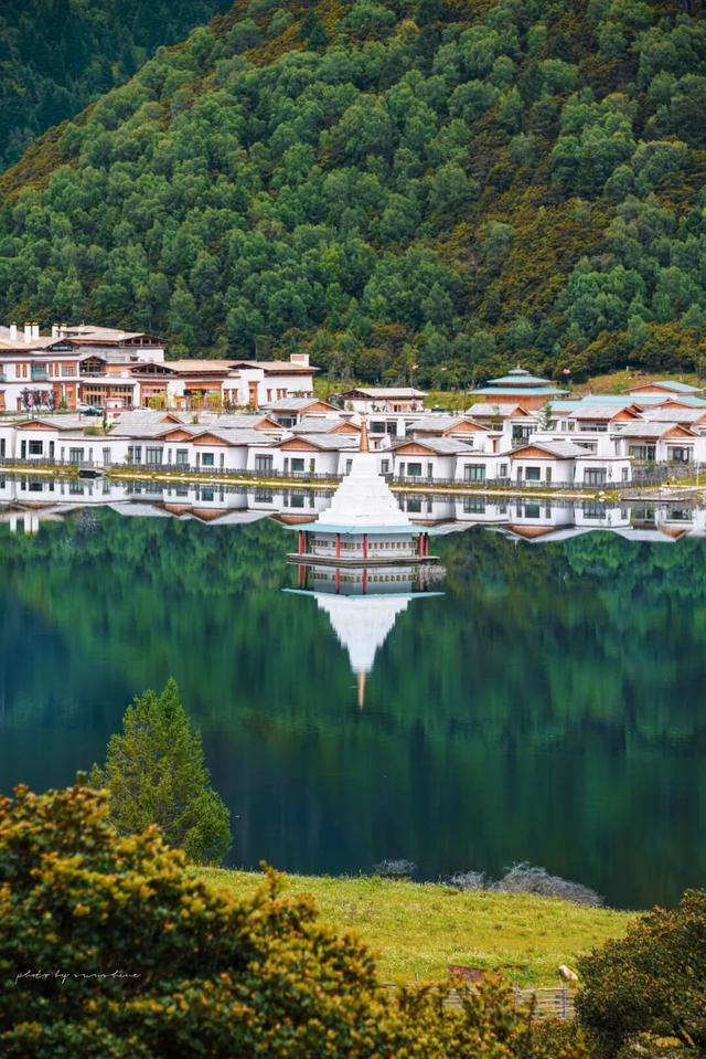 西藏最美公路！409公里串起雪山桃花湖泊