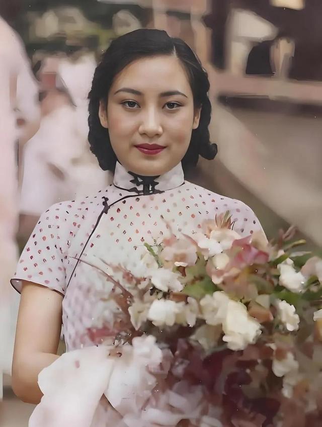 与戴笠偷情背着丈夫打胎的“杭州第一美人”，私房照曝光美人相貌