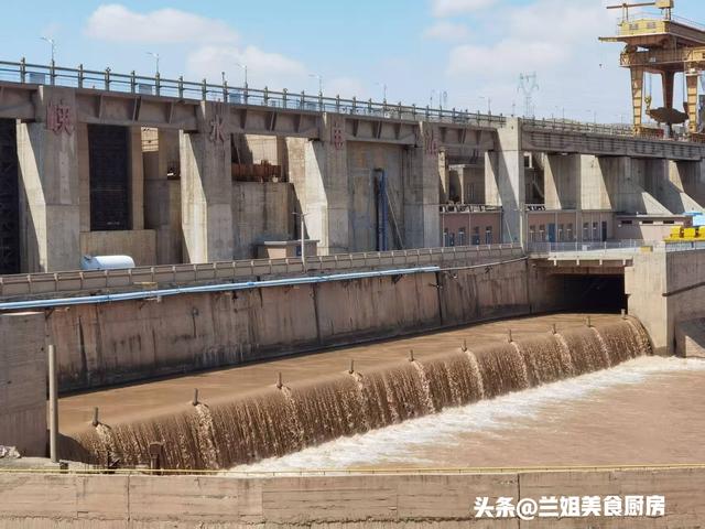 青铜峡一日游：国之重器遇千年古塔