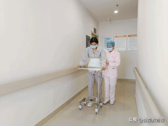 坐小月子要坐多久？何时轻松出门？