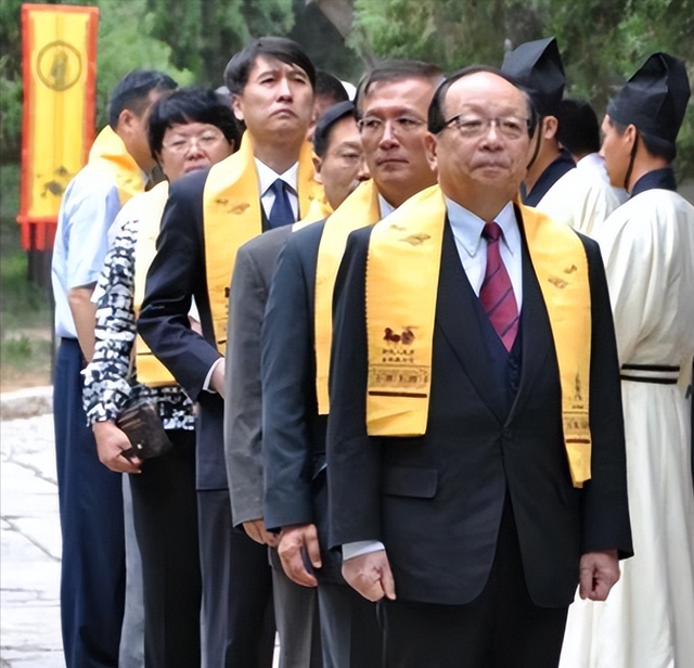 蒋万安再次亮明立场，坚持反对两岸统一，郑丽文也让大陆寒心了