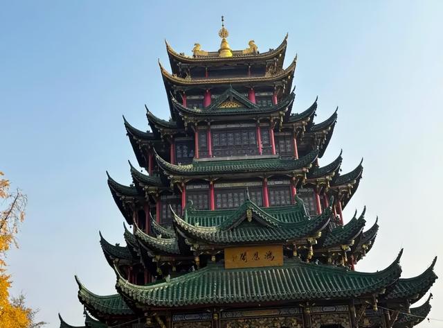 重庆夜景天花板｜这5个高空机位，带你解锁山城3D魔幻夜景