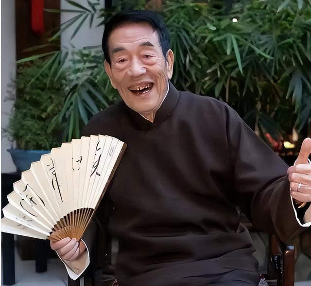 杨议透露父亲遗产分配：哥四个一人一个亿，网友：8辈子能挣来吗