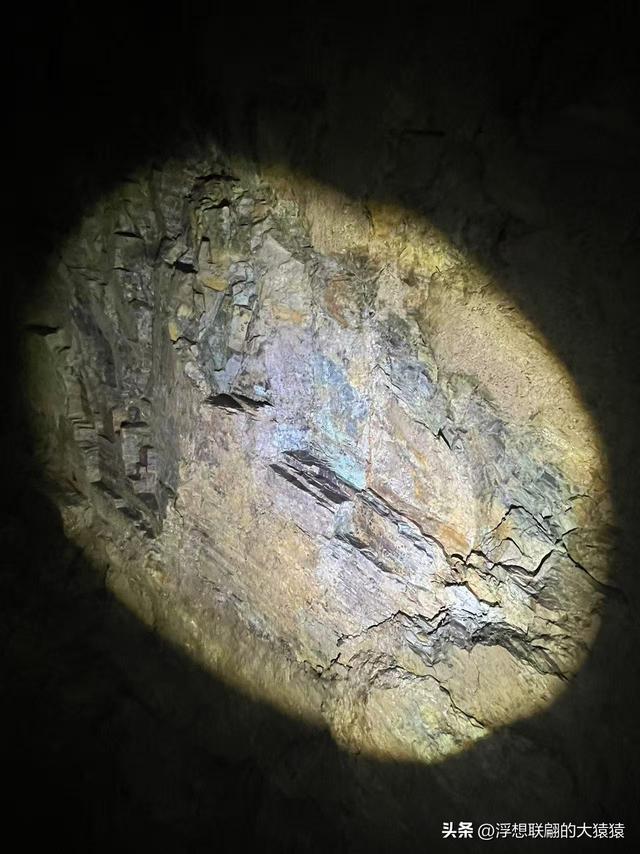 莱芜苗山镇铜山村里的汉代铜矿洞