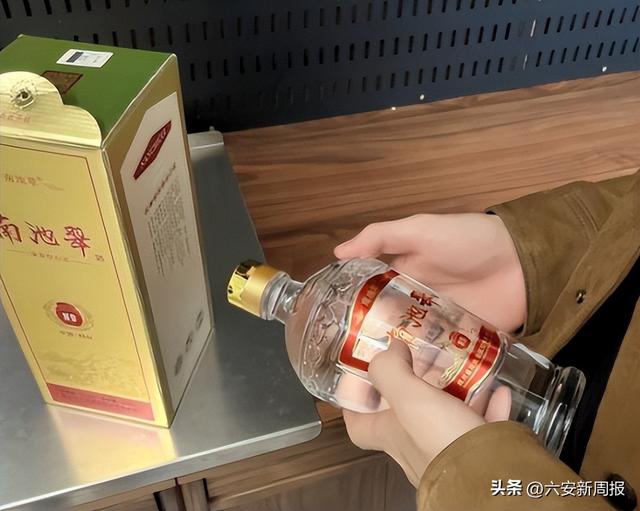 京东四川建白酒专仓，未来有望跟五粮液、泸州老窖“出川”的是谁