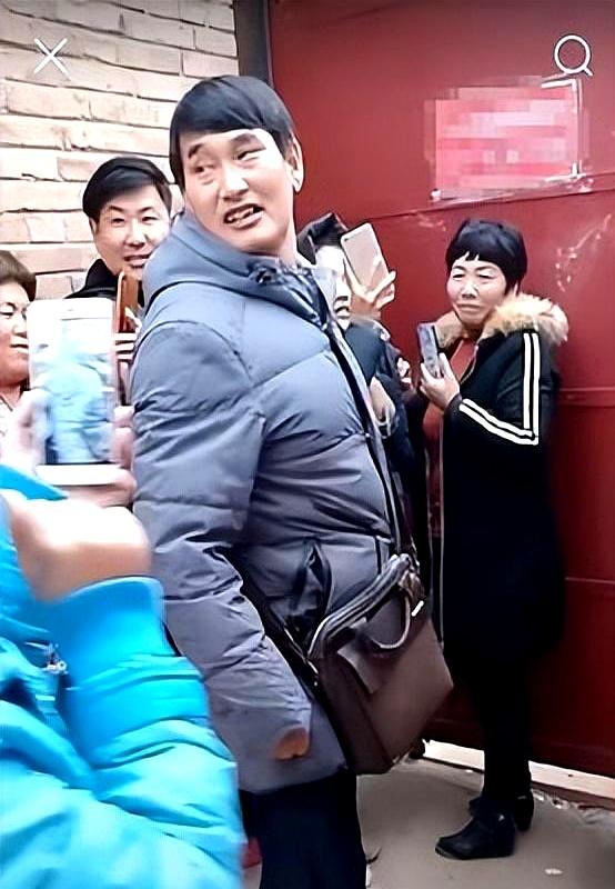 钱再多有什么用？如今56岁大衣哥的真实现状，给所有网红提了个醒