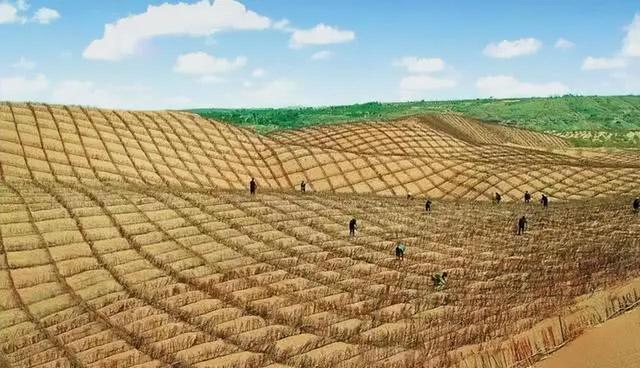 中国发明高效率“吞沙巨兽”，一天吞噬沙漠40亩，已在甘肃使用