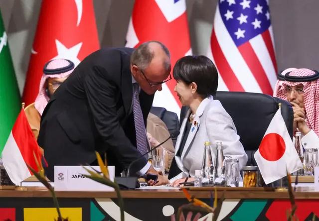 高市花几小时挑衣服遭日本网友嘲讽