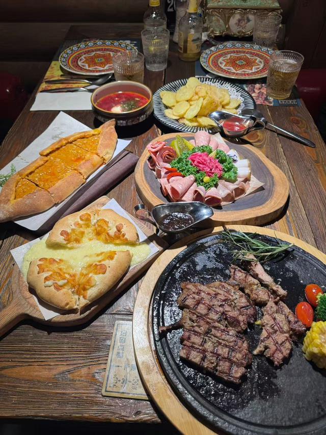 云南大理风景美如画，美食香飘四溢