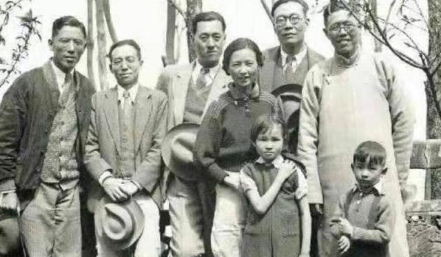 林徽因落选的国徽方案，网友看后感叹：审美确实一绝，但真不合适