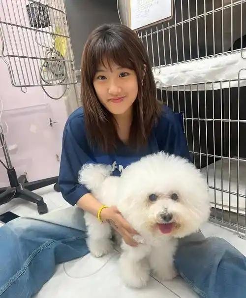 贾静雯没想到,当年赔2600万争回的女儿,如今用50亿遗产替她争光