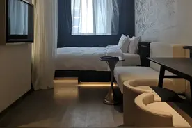 年轻人“禁欲式”生活：不买房不租房，每月2000块睡酒店，太爽了图片