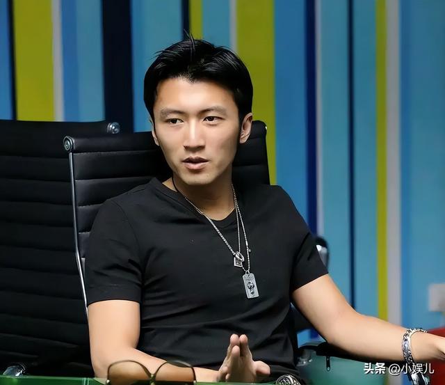王菲也没想到，自己宝贝11年的男友谢霆锋，居然是个“扶妹魔”