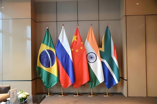 中方广发邀请帖	，多国积极派兵，1国拒绝派兵，金砖内部冒出刺头