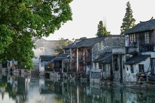 第一蟹乡竟然藏在这座百强县里，吃蟹，听曲，乐不思蜀