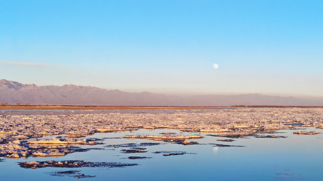 冬日奇观！落日流凌为黄河披上幻彩霓裳