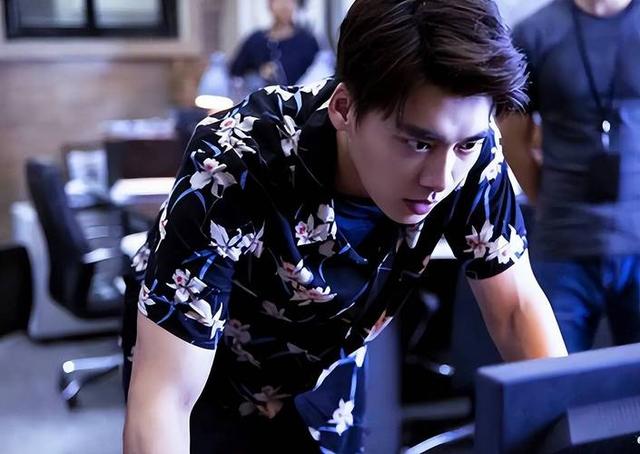 善恶有报，移居英国仅2年	，57岁吴秀波再迎噩耗，步入李易峰后尘