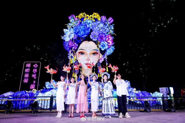 来济南大明湖打卡新版“夏雨荷”,逛雨荷市集吧!(亮灯时间见文内)