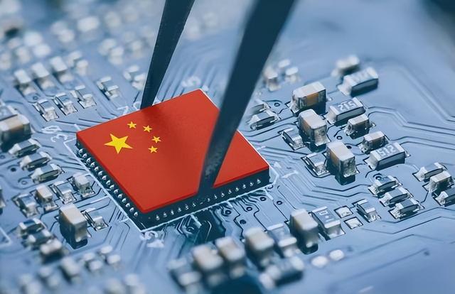 英伟达暴雷后，特朗普承认一个事实，中国开始要求，不要买美国芯