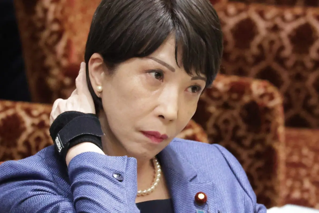 日本在动荡中加速向右转，再不回头前方就是一条绝路