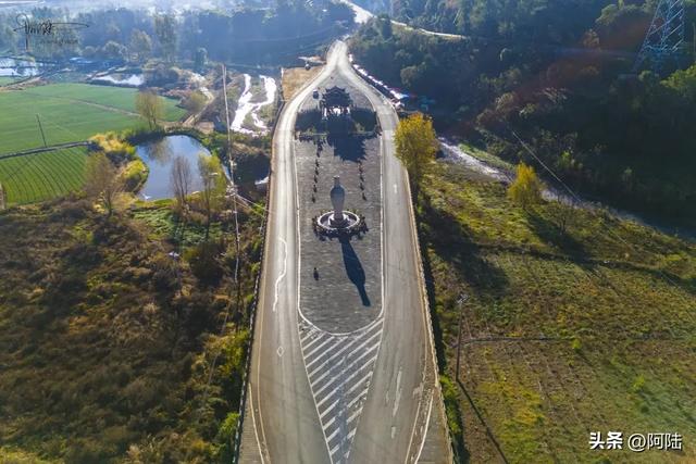 借明代古桥“洗心”悟禅，悄然感受大理鸡足山的名不虚传