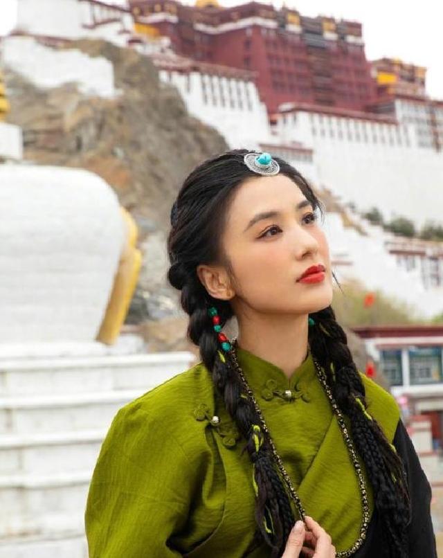 黄圣依做梦也没想到，离婚才7个月，8岁的儿子就开始为她争光了