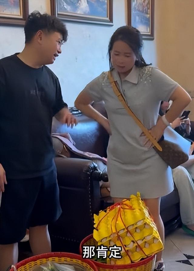 16个外甥为了回馈舅舅，凑钱给舅舅给买车！网友：这也太暖了吧！