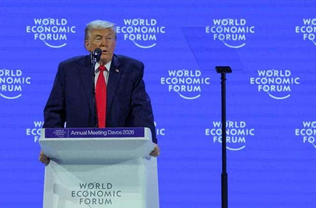 加拿大又“反水”了？特朗普100%关税威胁，卡尼“撇清”与华关系