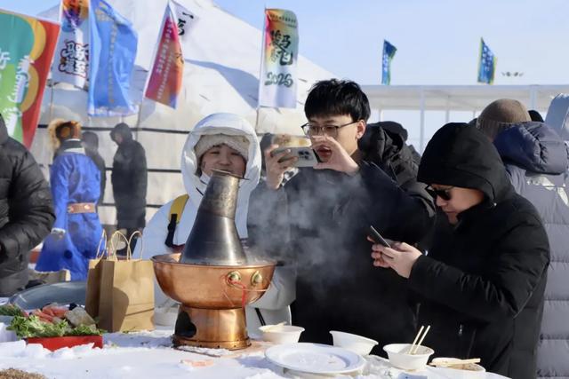“歌游内蒙古·畅享锡林浩特”冬季那达慕暨蒙古马超级联赛盛大开幕