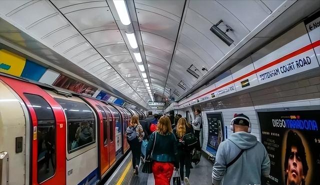 老外这样看各国地铁：印度干净，日本舒适，英国古典，中国呢？