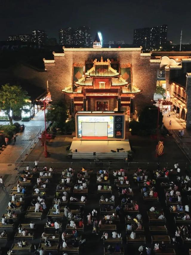 三上央视、四登热搜！超20万市民打卡武汉城建集团汉口里竹床节
