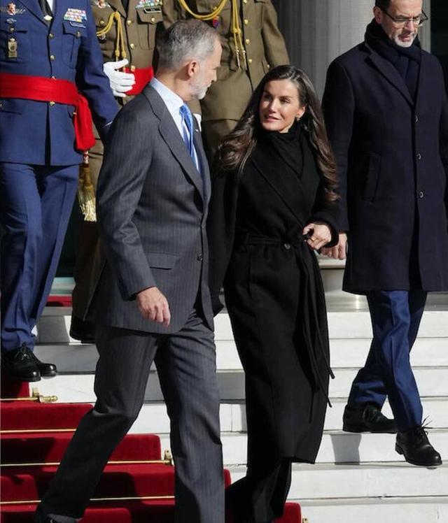 被西班牙王后惊艳了！4天6套Look，从成都美到北京