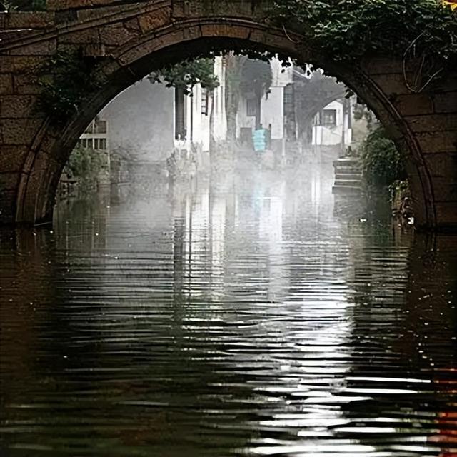 江南六大古镇怎么玩不踩雷？本地人私藏的 6 种隐藏玩法 + 最优路线